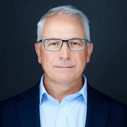 Varga Zoltán CAM-programozó szakoktató, MODELLO Intézet